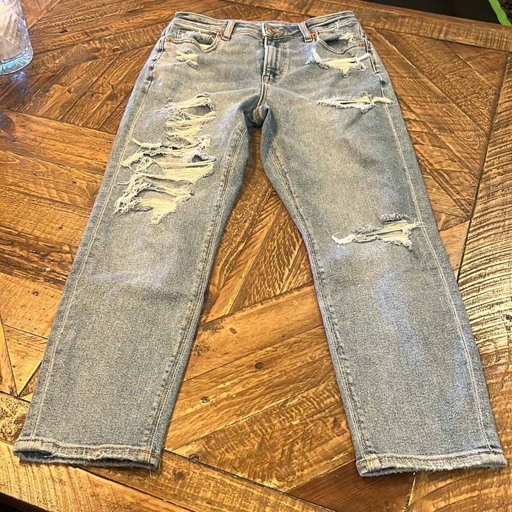American Eagle distressed mom jeans size 0 X-Short